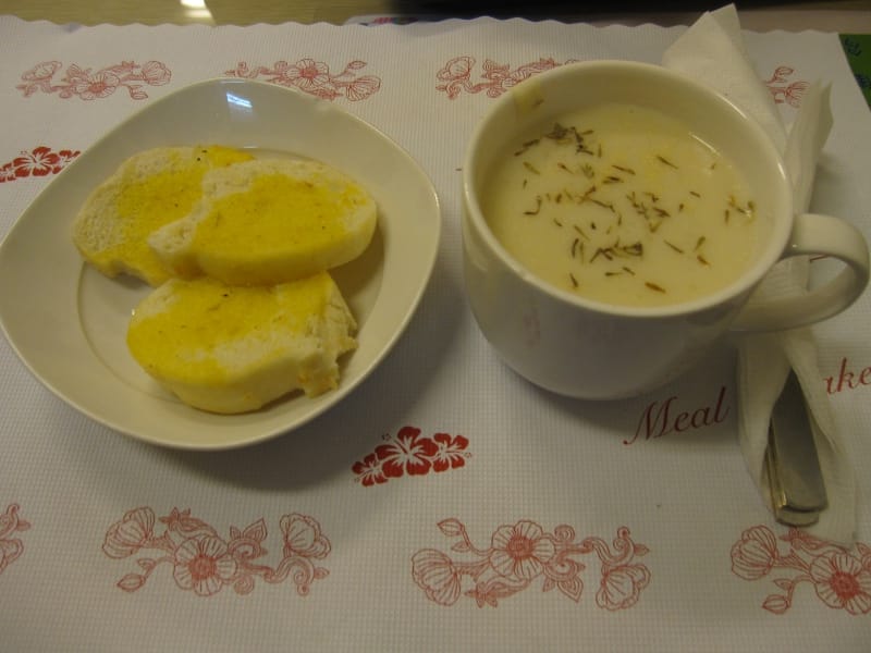 法國麵包+濃湯.JPG