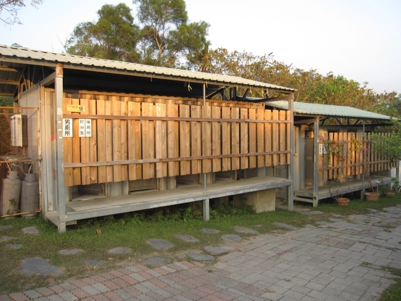 男女都是前浴室後廁所.JPG 男女都是前浴室後廁所.JPG