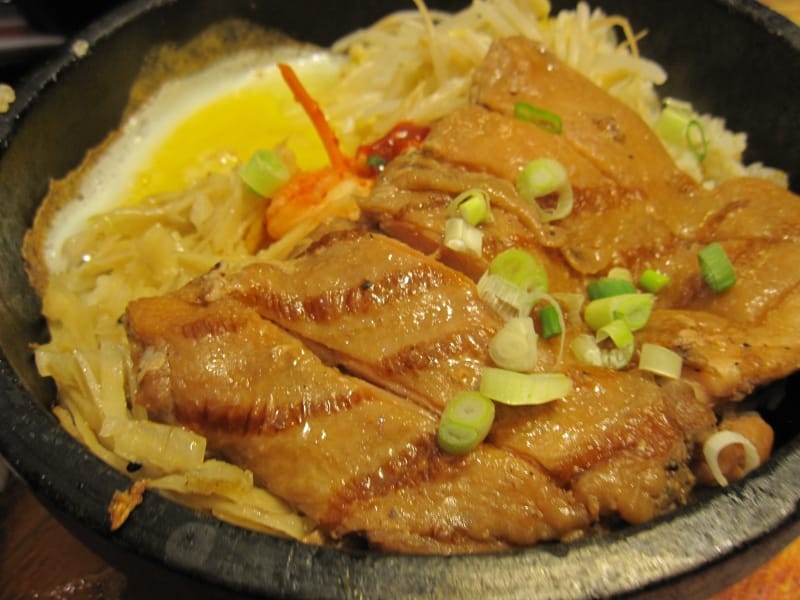 山寨烤雞腿石鍋340.JPG 山寨烤雞腿石鍋340.JPG