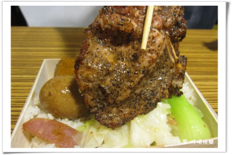 黑胡椒排骨飯 (1).jpg