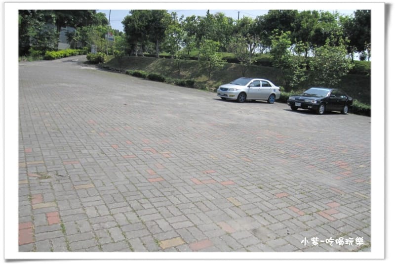 露營區-停車場.jpg 露營區-停車場.jpg