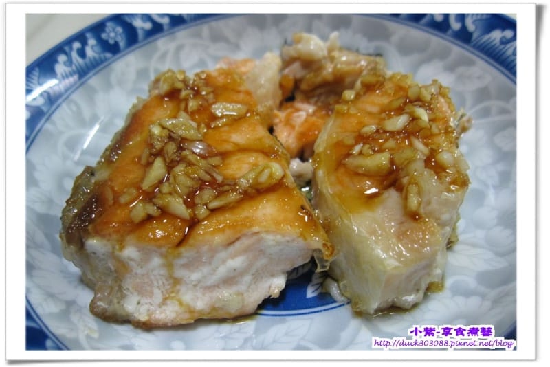 蒜醬乾煎鮭魚.jpg
