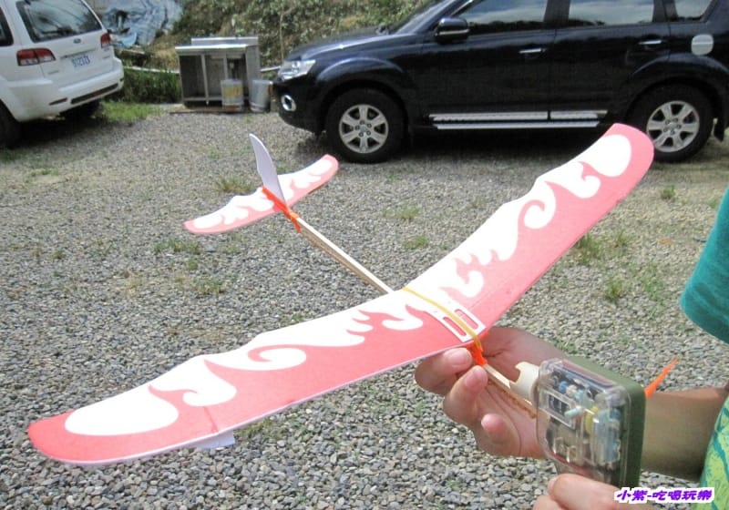 玩飛機 (1).jpg 玩飛機 (1).jpg