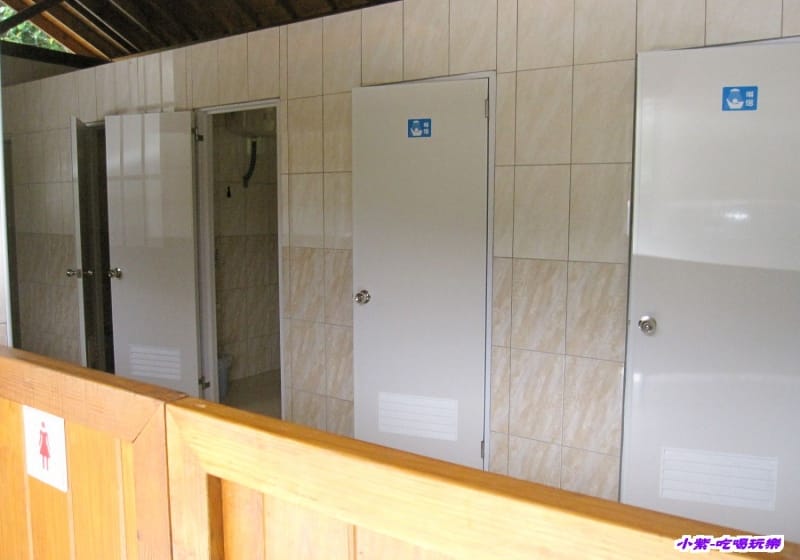 木屋區-女廁.jpg 木屋區-女廁.jpg