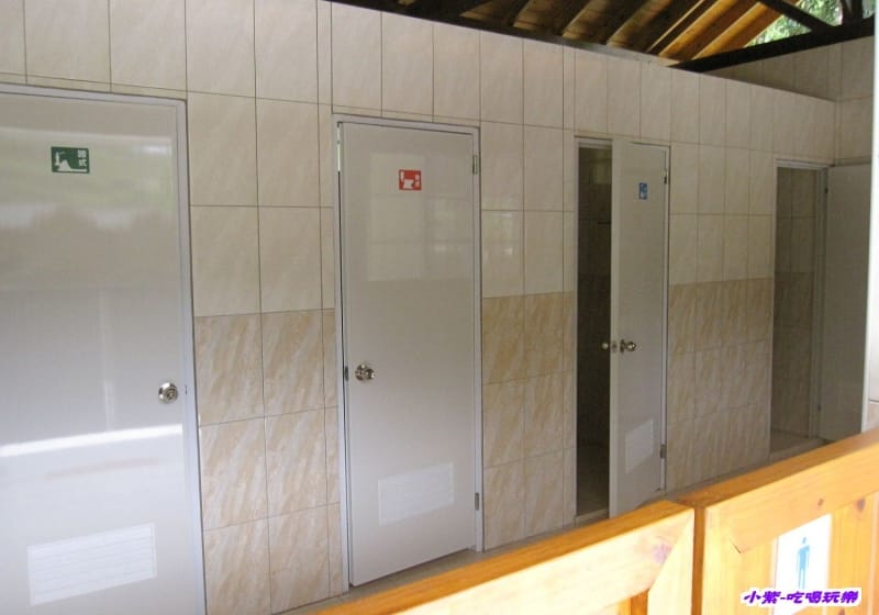 木屋區-男廁.jpg 木屋區-男廁.jpg
