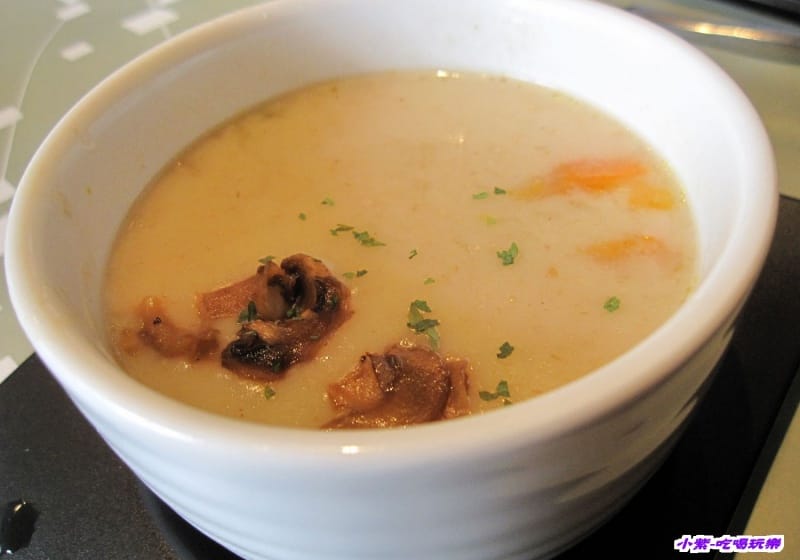 蕈菇豚肉濃湯.jpg 蕈菇豚肉濃湯.jpg