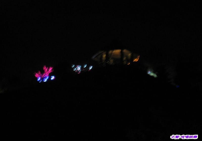 庭園區涼亭夜色.jpg