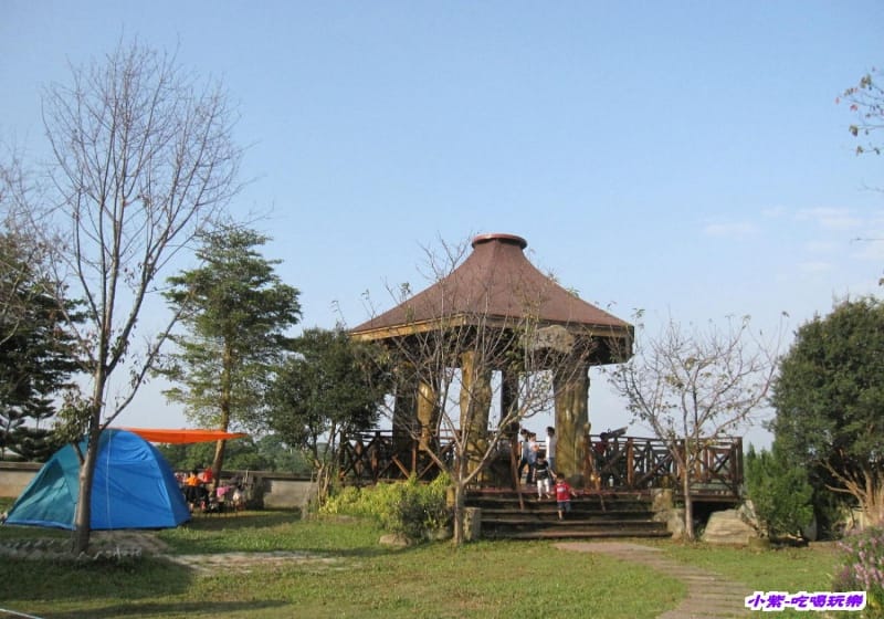 餐廳旁露天庭園營位.jpg