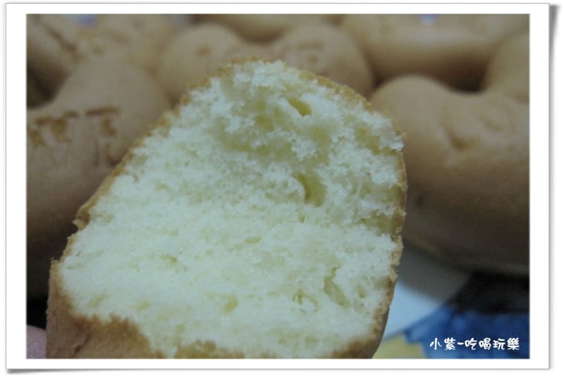 丁丁咬一口雞蛋糕.jpg 丁丁咬一口雞蛋糕.jpg