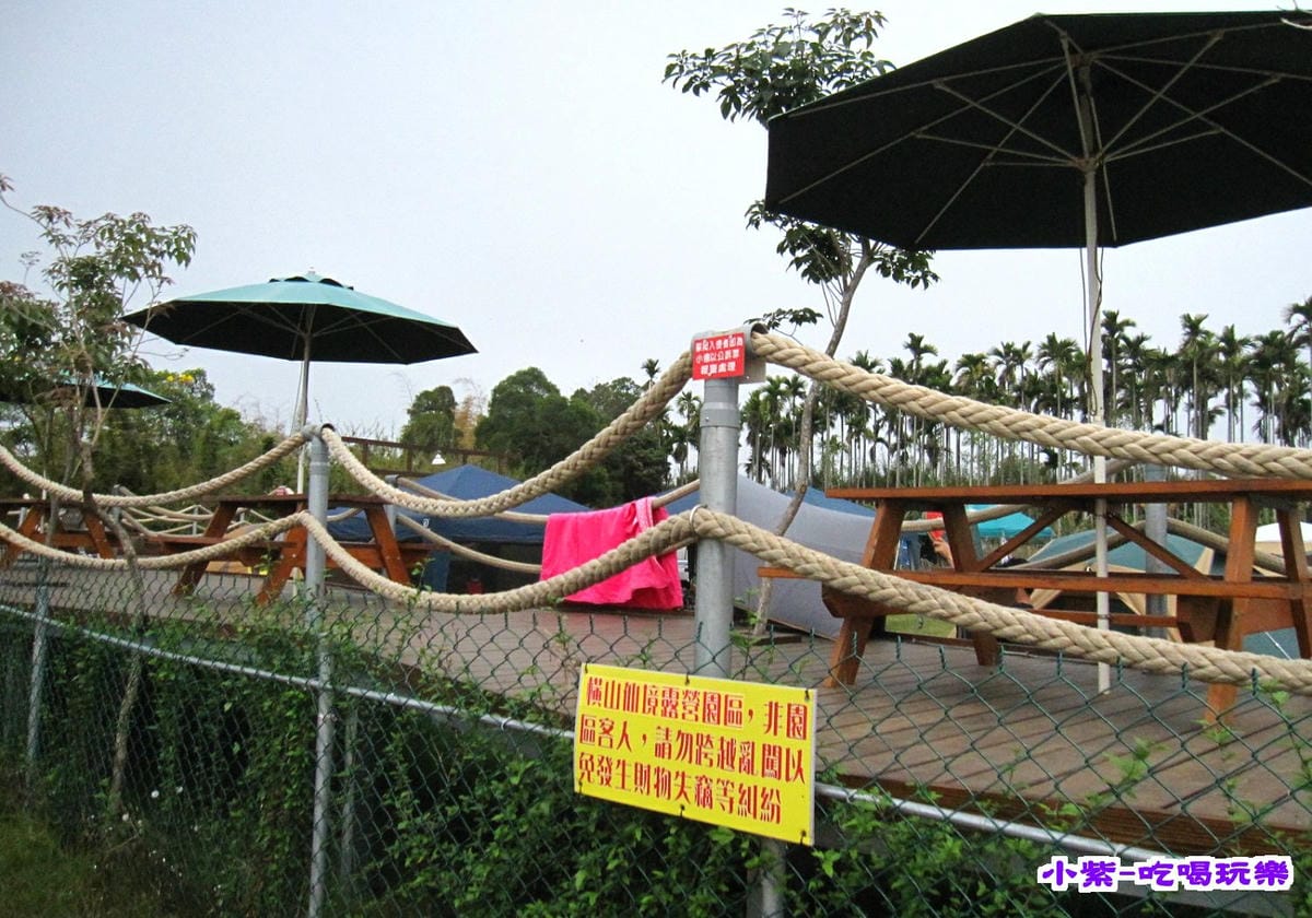 步道與營區一線之隔.jpg