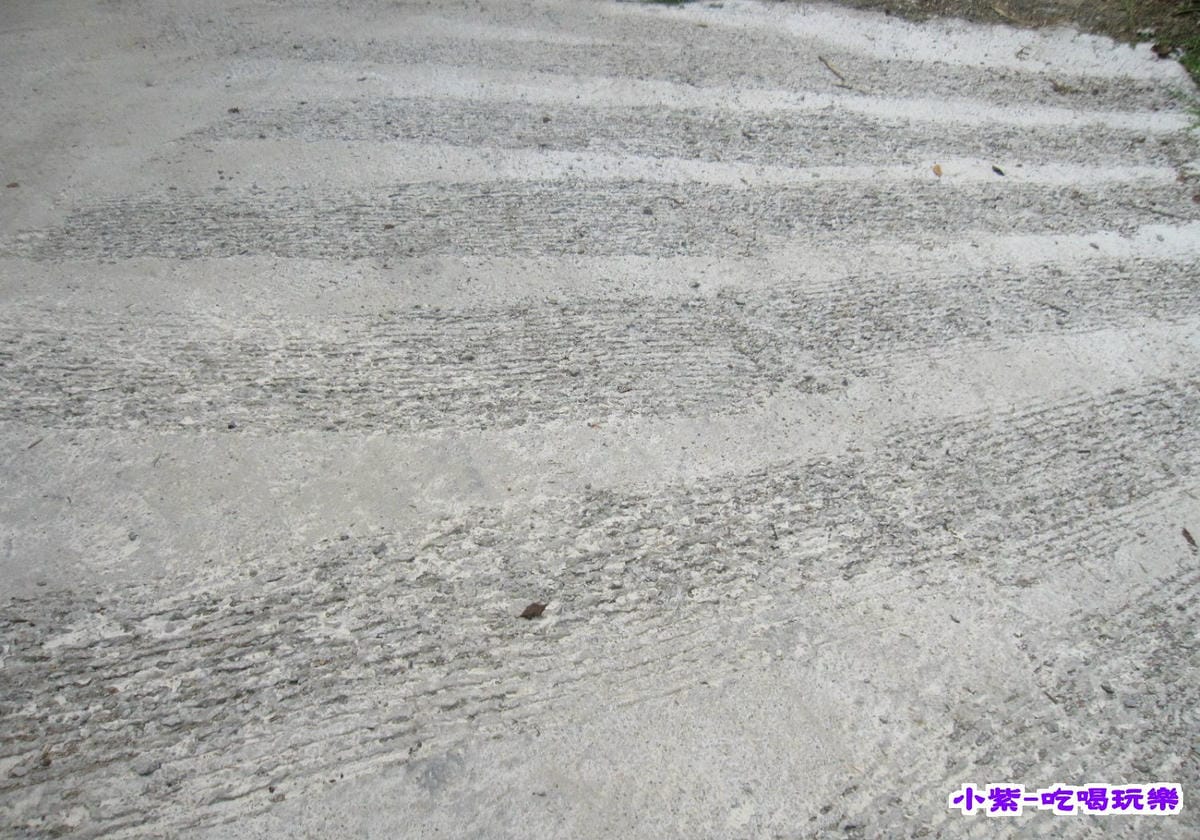 水泥紋路止滑.jpg 水泥紋路止滑.jpg