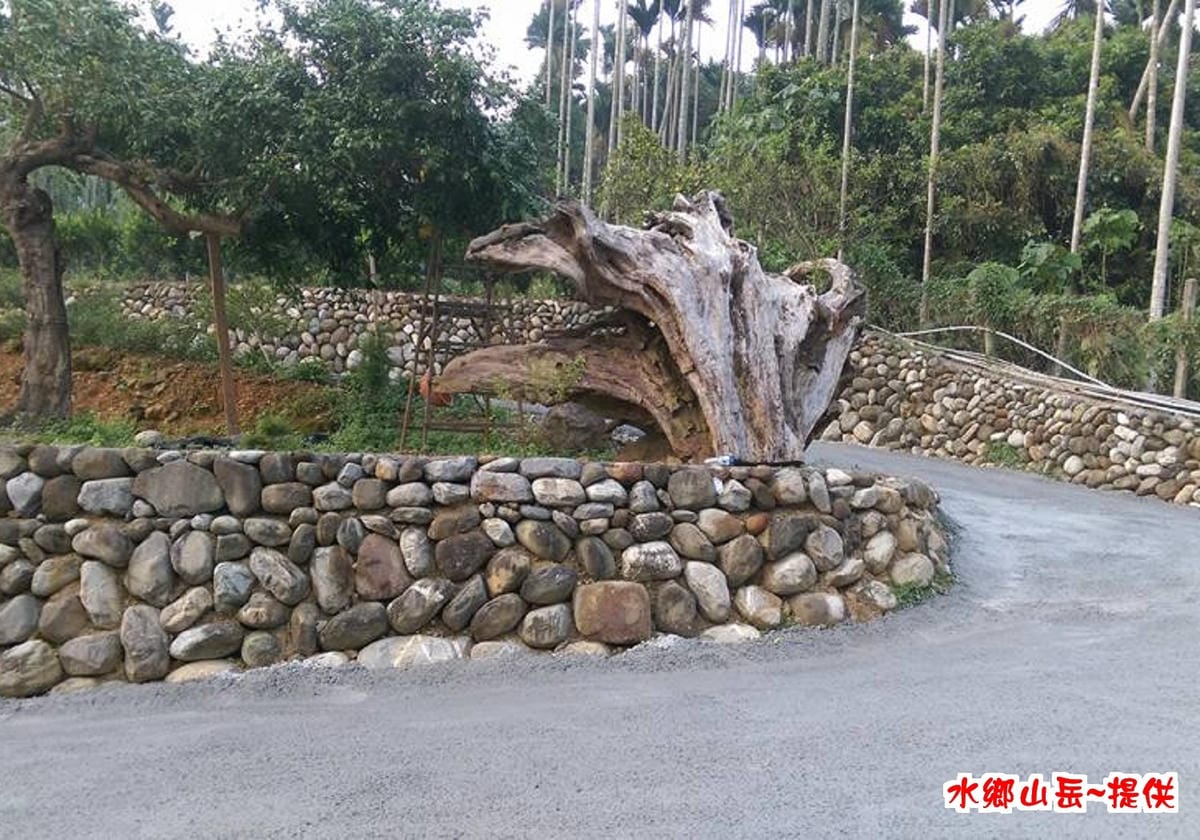 10-5鋪水泥1.jpg