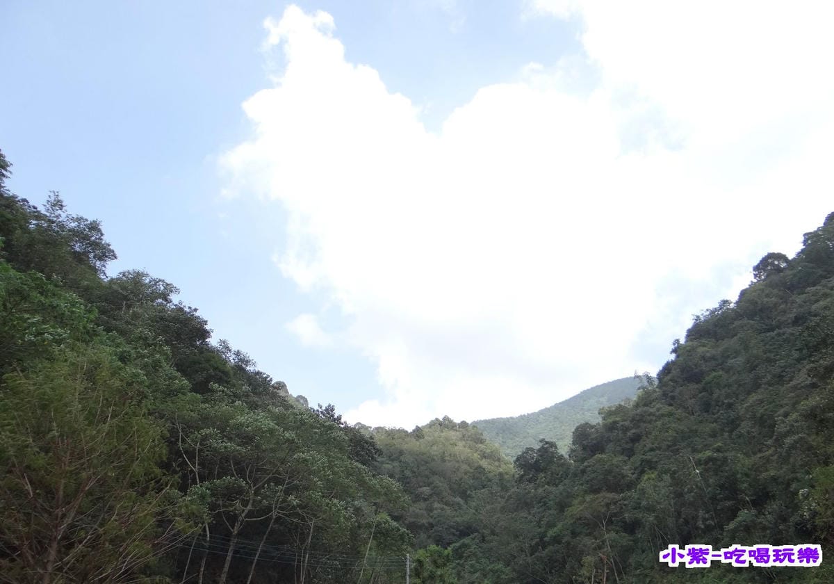 被山包圍.jpg 被山包圍.jpg