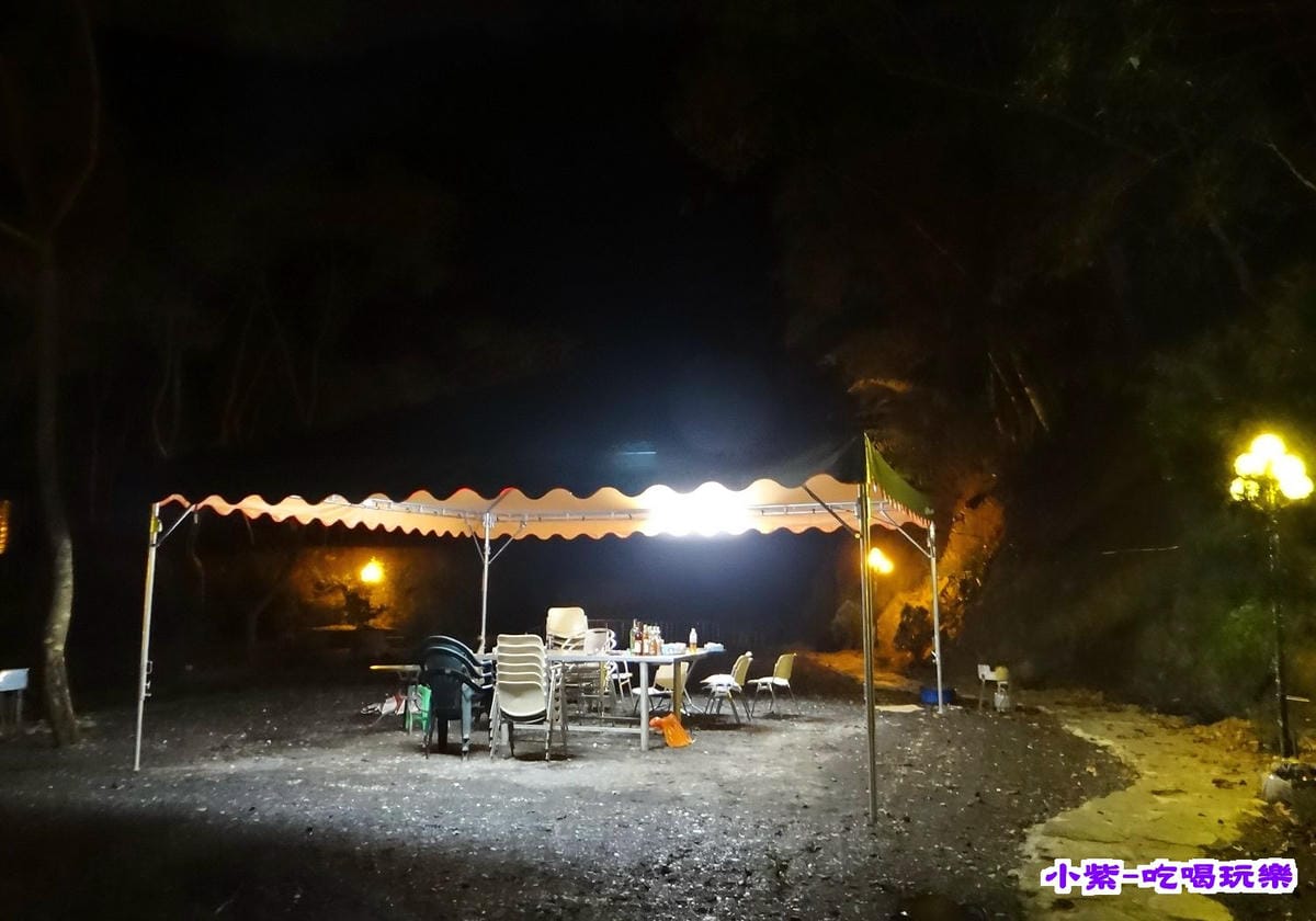烤肉區夜燈.jpg 烤肉區夜燈.jpg
