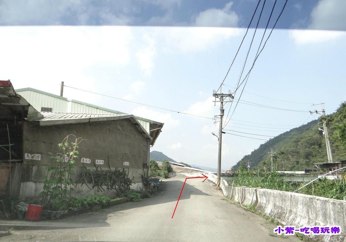 (18)直走到底右轉過橋.jpg