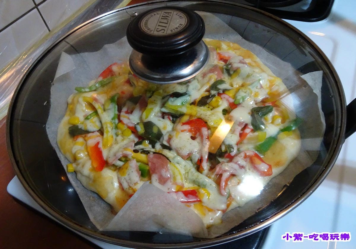 <黑鼎精鐵鍋料理>煎煮烤炸滷燉通通搞定DIY自製披薩皮烤