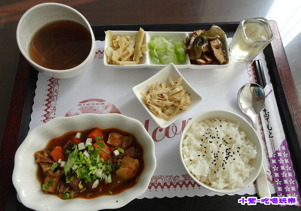 紅燒牛肉飯250 (1).jpg 紅燒牛肉飯250 (1).jpg