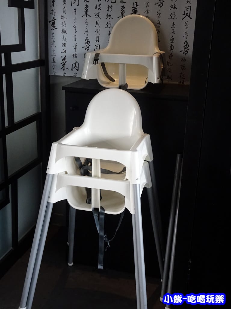 兒童餐椅1.jpg 兒童餐椅1.jpg