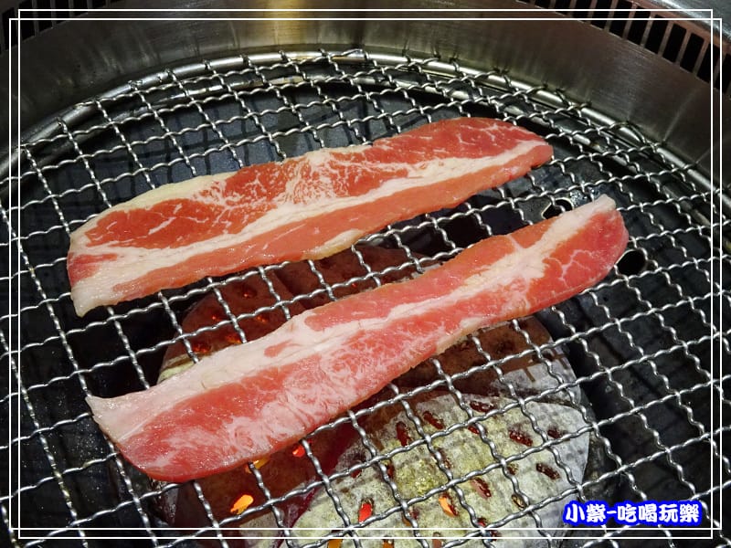 霜降牛 (2)55.jpg 霜降牛 (2)55.jpg
