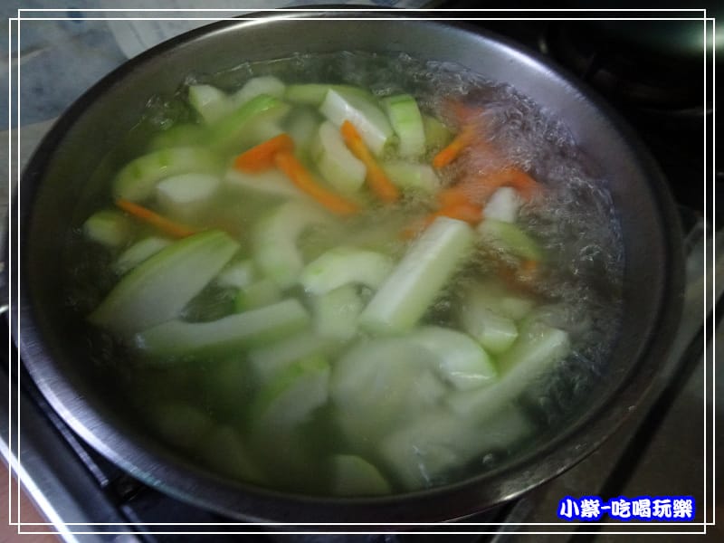 大黃瓜藍寶石菇湯 (2)1.jpg