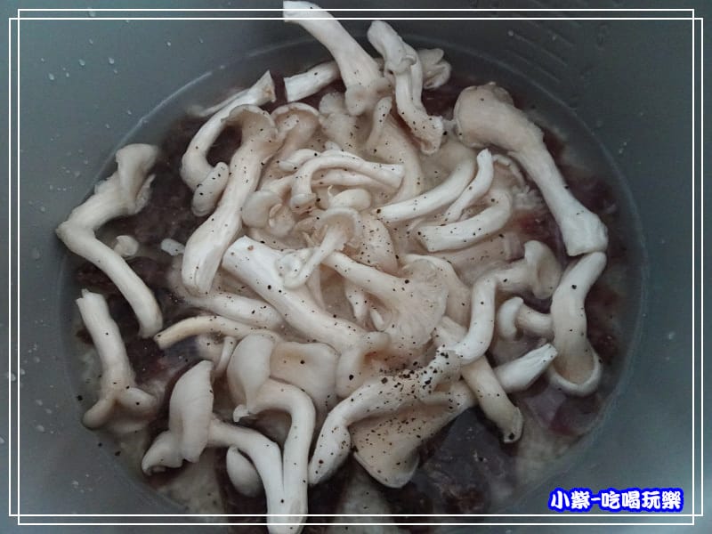 臘腸藍寶石菇蒸飯 (4)6.jpg