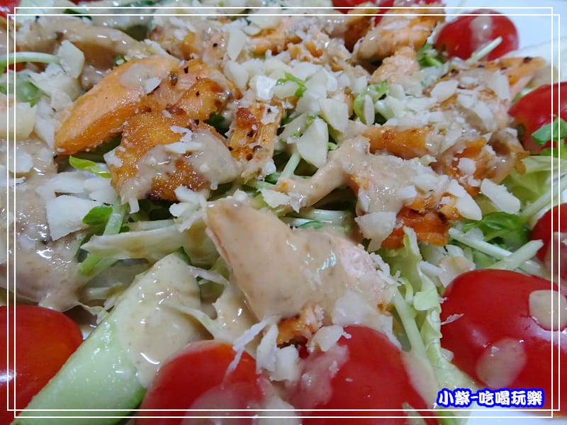 鮭魚煎培芝麻夏威夷豆沙拉 (6)24.jpg 鮭魚煎培芝麻夏威夷豆沙拉 (6)24.jpg