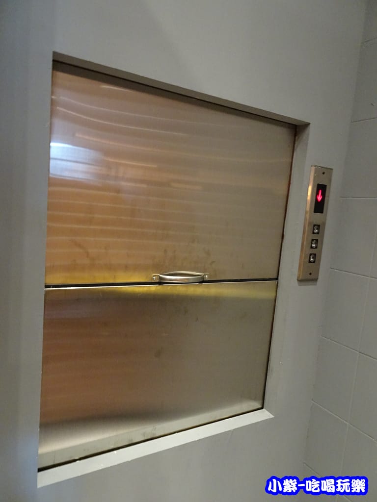 送餐電梯29.jpg 送餐電梯29.jpg