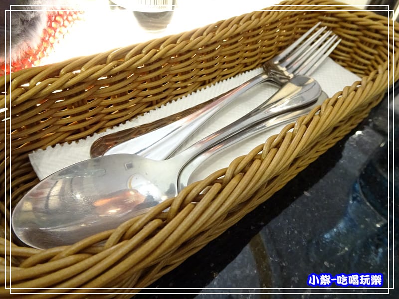 餐桌上物品 (4)55.jpg 餐桌上物品 (4)55.jpg