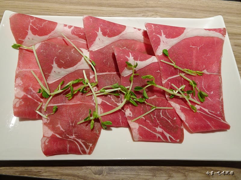 霜降牛肉片 (2)56.jpg 霜降牛肉片 (2)56.jpg