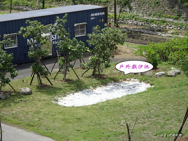 戶外戲沙池.jpg 戶外戲沙池.jpg