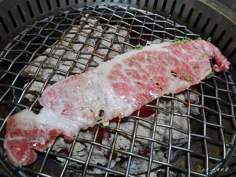 A5近江牛-無骨三角肩小排1.jpg