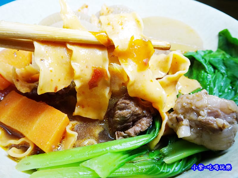 葉家香辣椒麵煮牛肉麵 (2).jpg