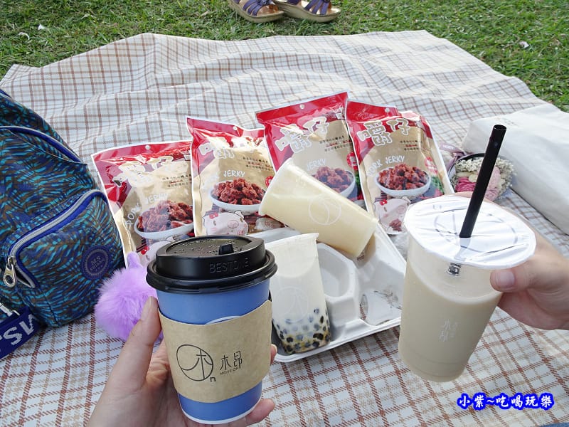 公園野餐-木昂咖啡飲品.jpg
