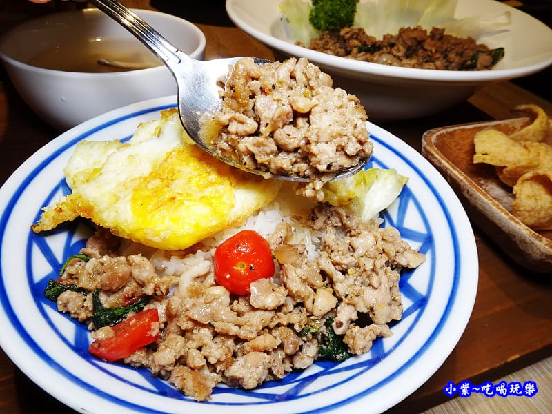 泰式打拋豬套餐-長鼻子板橋店 (1).jpg
