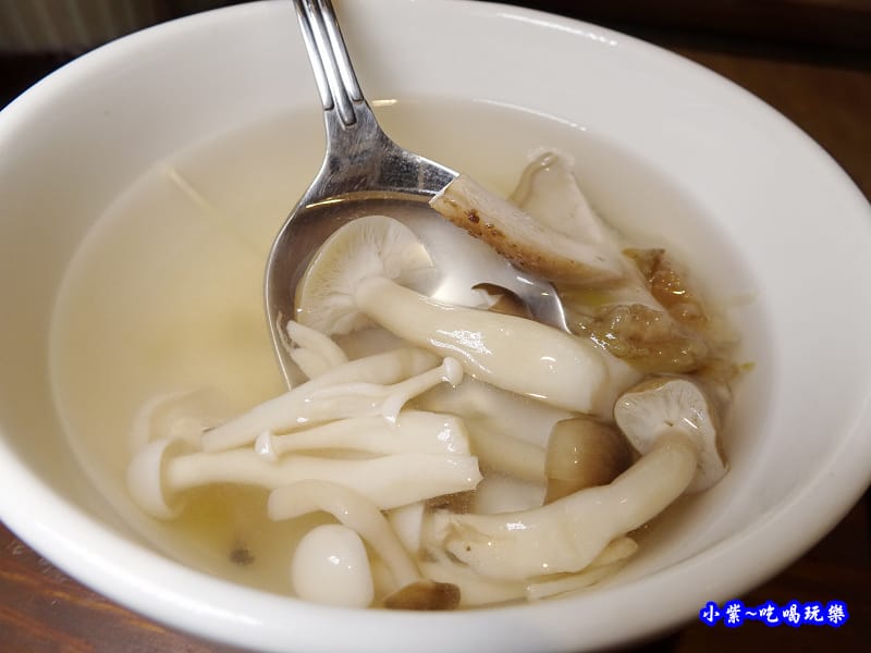 泰式蕈菇湯-長鼻子板橋店.jpg