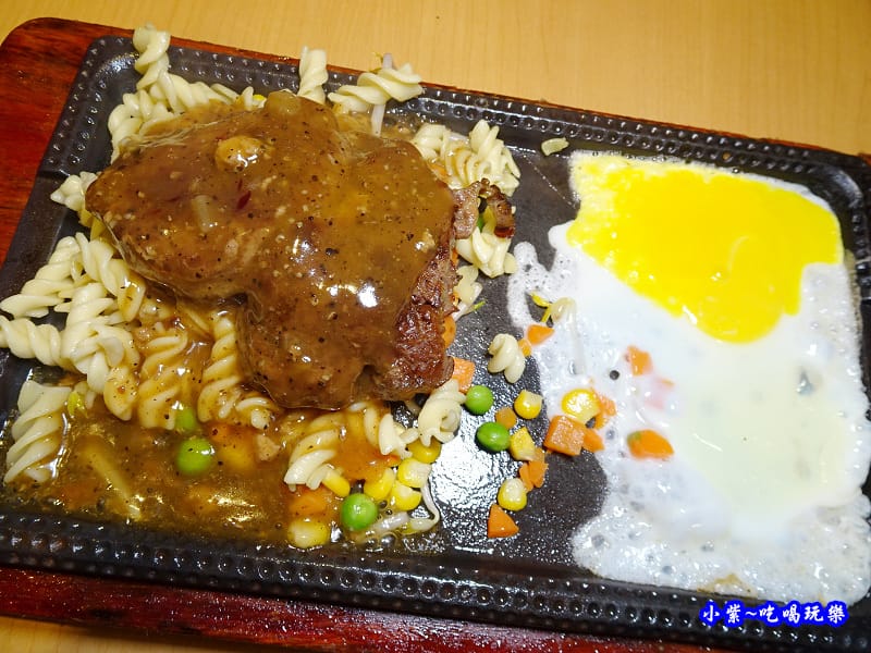 招牌牛排-魁牛排八德店 (4).jpg 招牌牛排-魁牛排八德店 (4).jpg