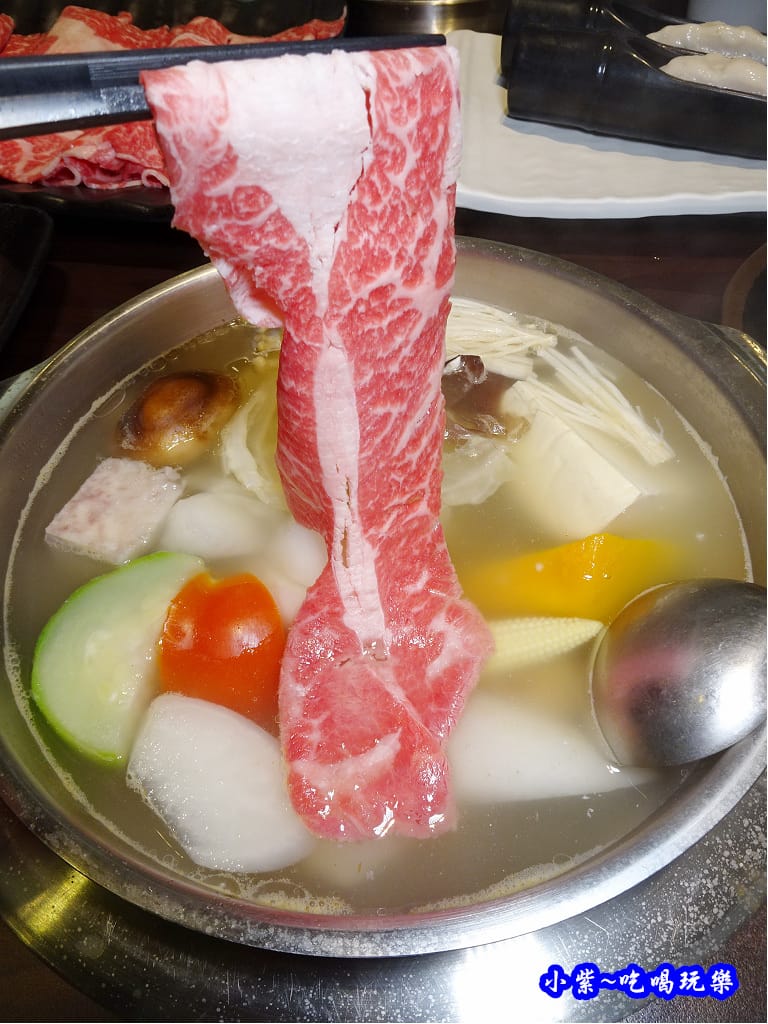 安格斯黑牛去骨牛小排-化饈火鍋 (1).jpg