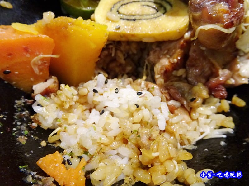 醬烤雞豬雙燒丼-八坂丼屋義大店 (1).jpg 醬烤雞豬雙燒丼-八坂丼屋義大店 (1).jpg