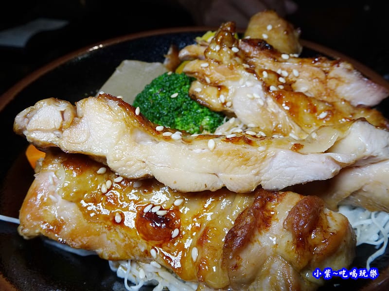 醬烤雞腿丼-八坂丼屋義大店 (2).jpg 醬烤雞腿丼-八坂丼屋義大店 (2).jpg