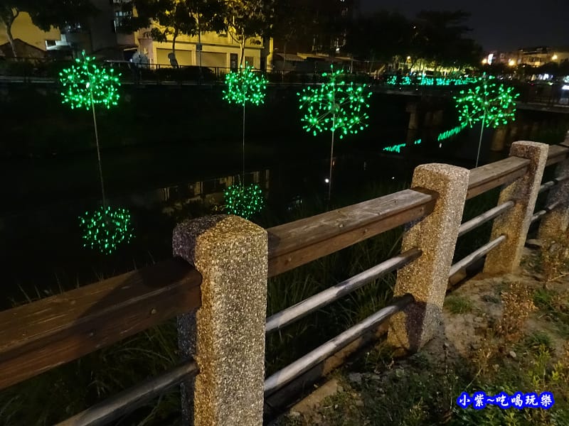 21蒲公英的飛翔-屏東綵燈節.jpg