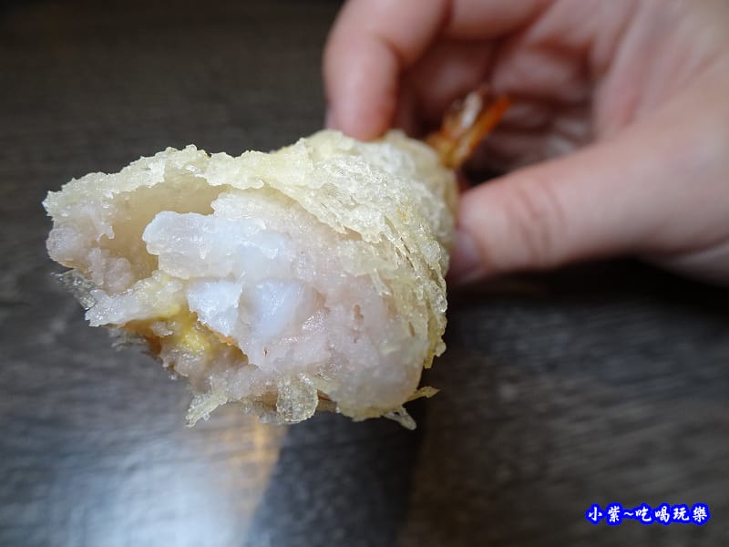 金絲蜂巢鳳尾蝦-廚窗港點飲茶百匯-桃園 (2).jpg