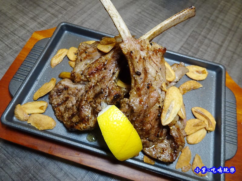 法國小羊排-銀兔湯咖哩西門店 (4).jpg 法國小羊排-銀兔湯咖哩西門店 (4).jpg