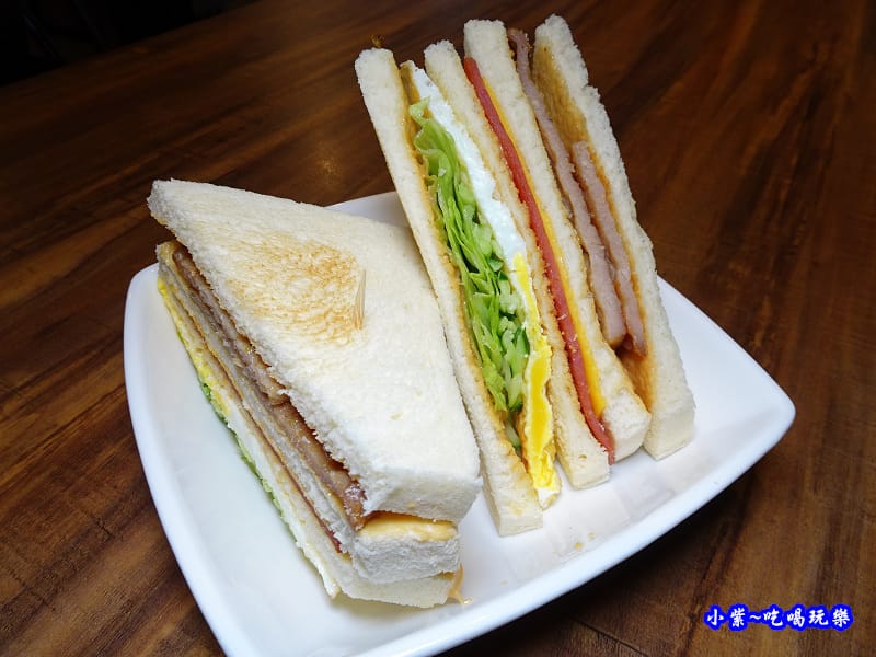 花生豬排總匯--光頭早午餐屋 (3).jpg 花生豬排總匯--光頭早午餐屋 (3).jpg