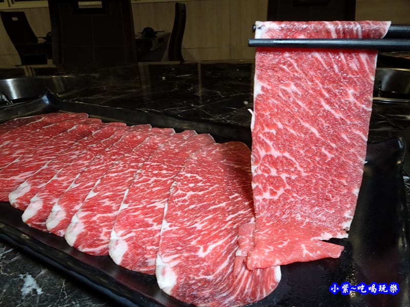  美國PR翼板肉-狩夜精緻單人雙味火鍋 (2).jpg