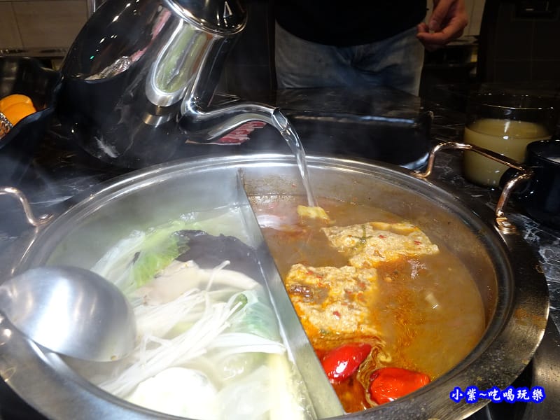 狩夜精緻單人雙味火鍋八德店 (13).jpg