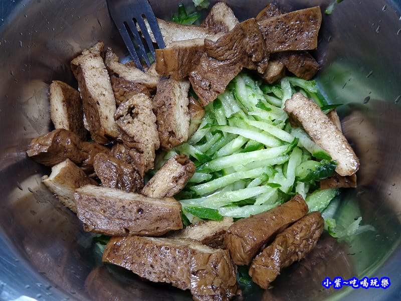 涼拌百頁豆腐-搗蛋菇蔬食滷味 (3).jpg