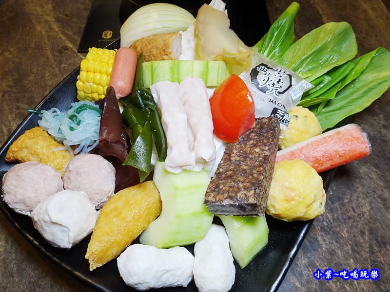菜盤-食鮮日式火鍋吃到飽.jpg 菜盤-食鮮日式火鍋吃到飽.jpg