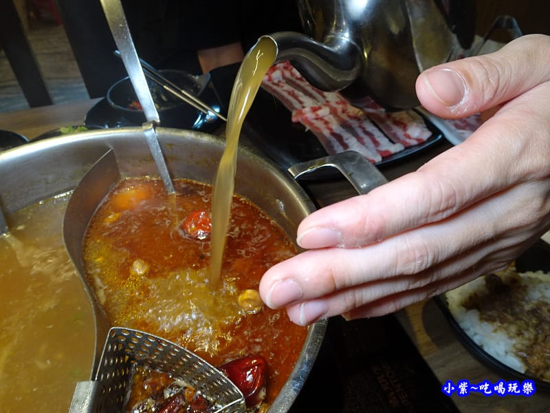 川府麻辣湯底-肉多多火鍋竹北店 (4).jpg