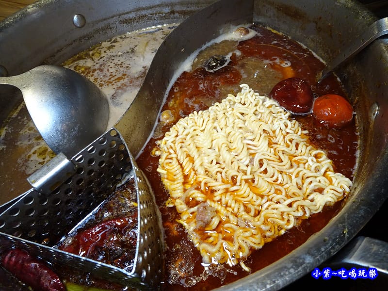 麻辣海鮮王子麵-肉多多火鍋竹北店 (3).jpg
