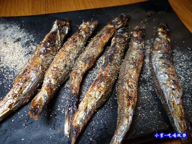 柳葉魚一夜干-柒串燒屋長安東路 (1).jpg